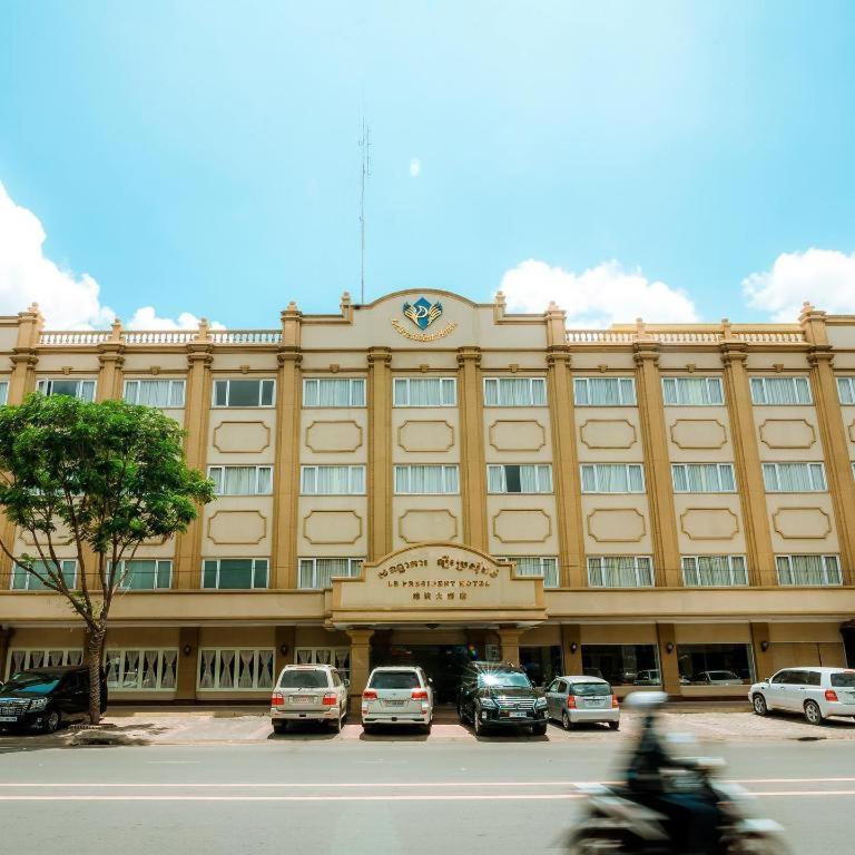 Le President Hotel Phnom-Penh Buitenkant foto