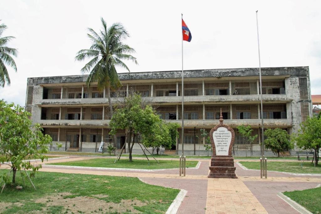 Le President Hotel Phnom-Penh Buitenkant foto