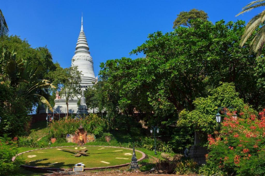 Le President Hotel Phnom-Penh Buitenkant foto