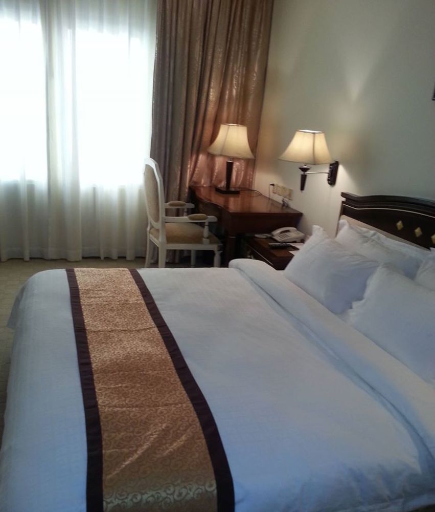 Le President Hotel Phnom-Penh Buitenkant foto