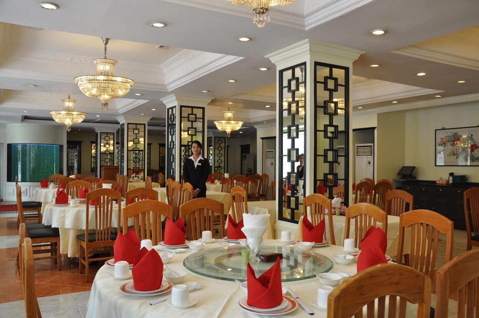 Le President Hotel Phnom-Penh Buitenkant foto